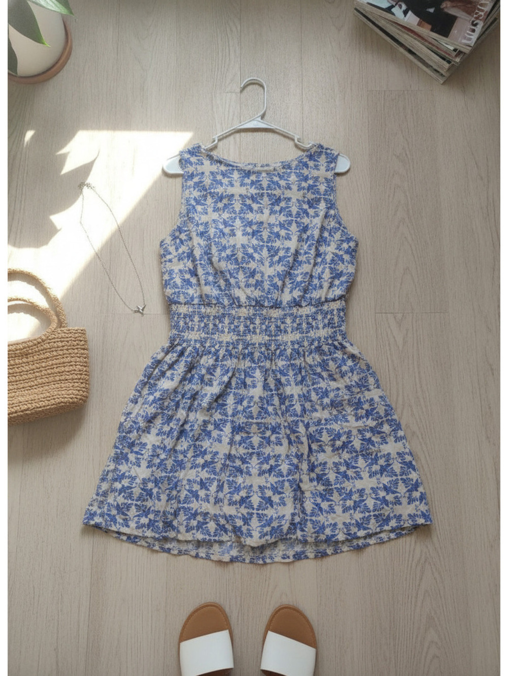 Universal Thread Women's Blue and White Floral Sleeveless Dress Size L
